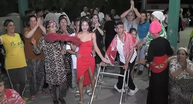 Yurda verildi, 15 yıl sonra mahallesine döndü! Komşulardan büyük sürpriz