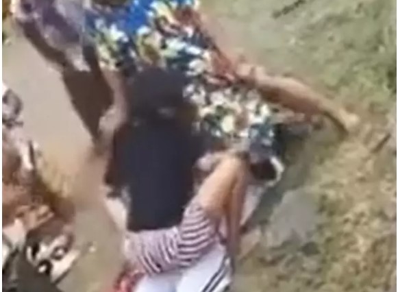 Düğünden önce gelinin kız kardeşlerinden damada twerk