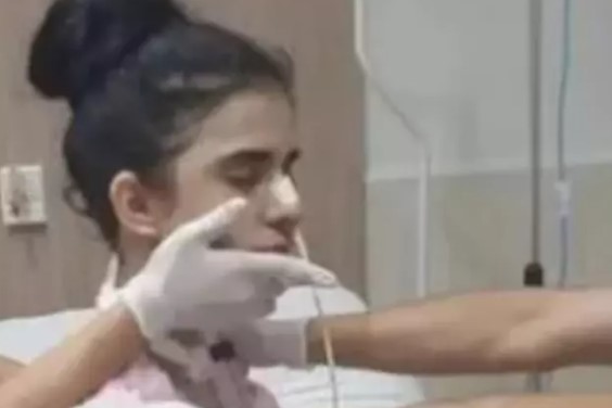 Acı biberi kokladıktan saniyeler sonra hastanelik oldu!