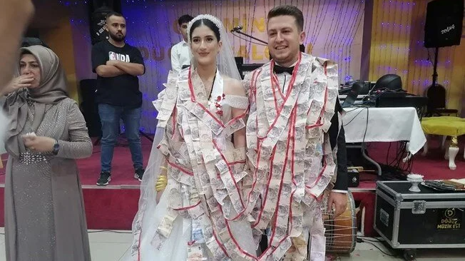 Gelin ve damada 45 metrelik takı