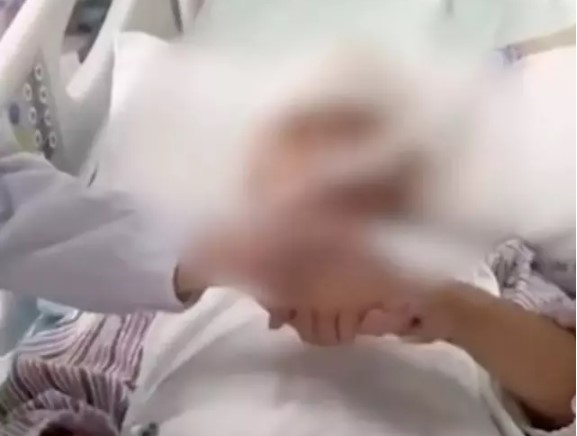 9 yaşındaki öğrenci öğretmeni tarafından darp edildi…