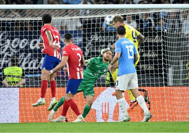 Lazio kalecisi Ivan Provedel tarihe geçti