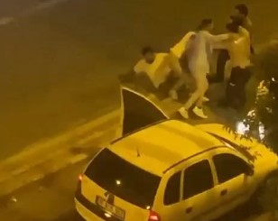 Bursa’da kavga ettiler, domino taşı gibi devrildiler