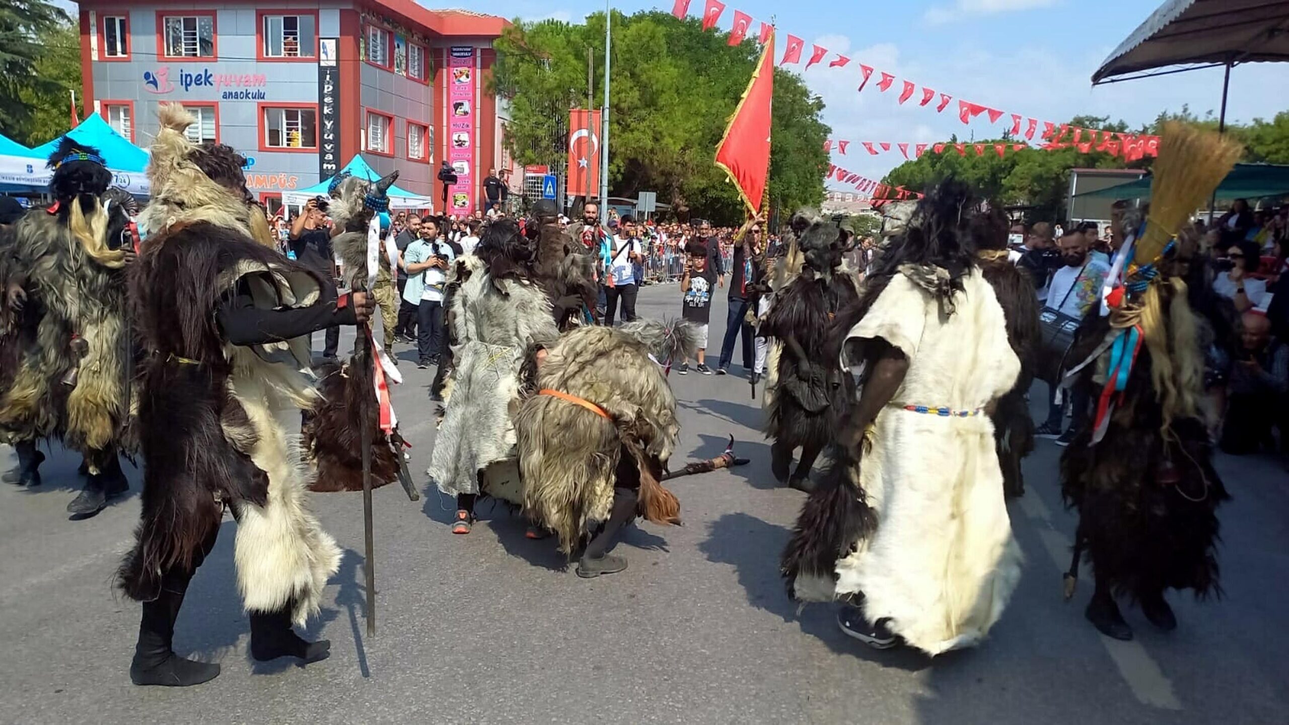 Balıkesir’in kurtuluş töreninde ‘Tülütabak’ gösterisi