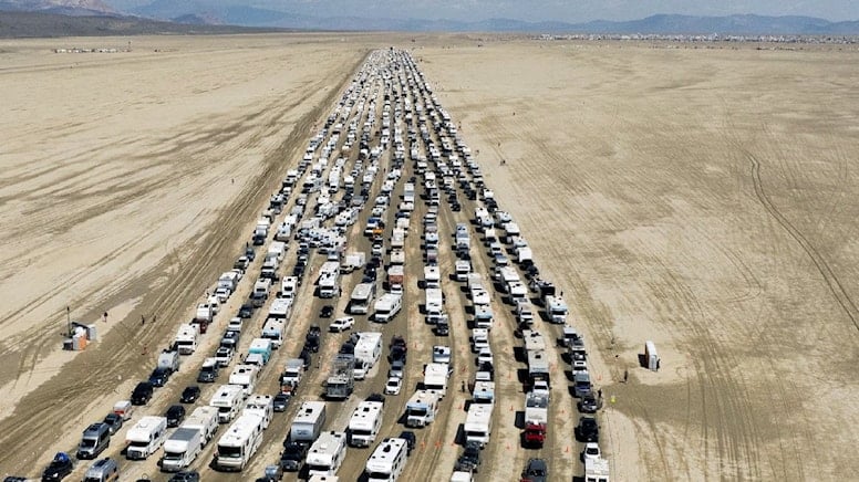 Burning Man katılımcıları festivalden ayrılmaya başladı