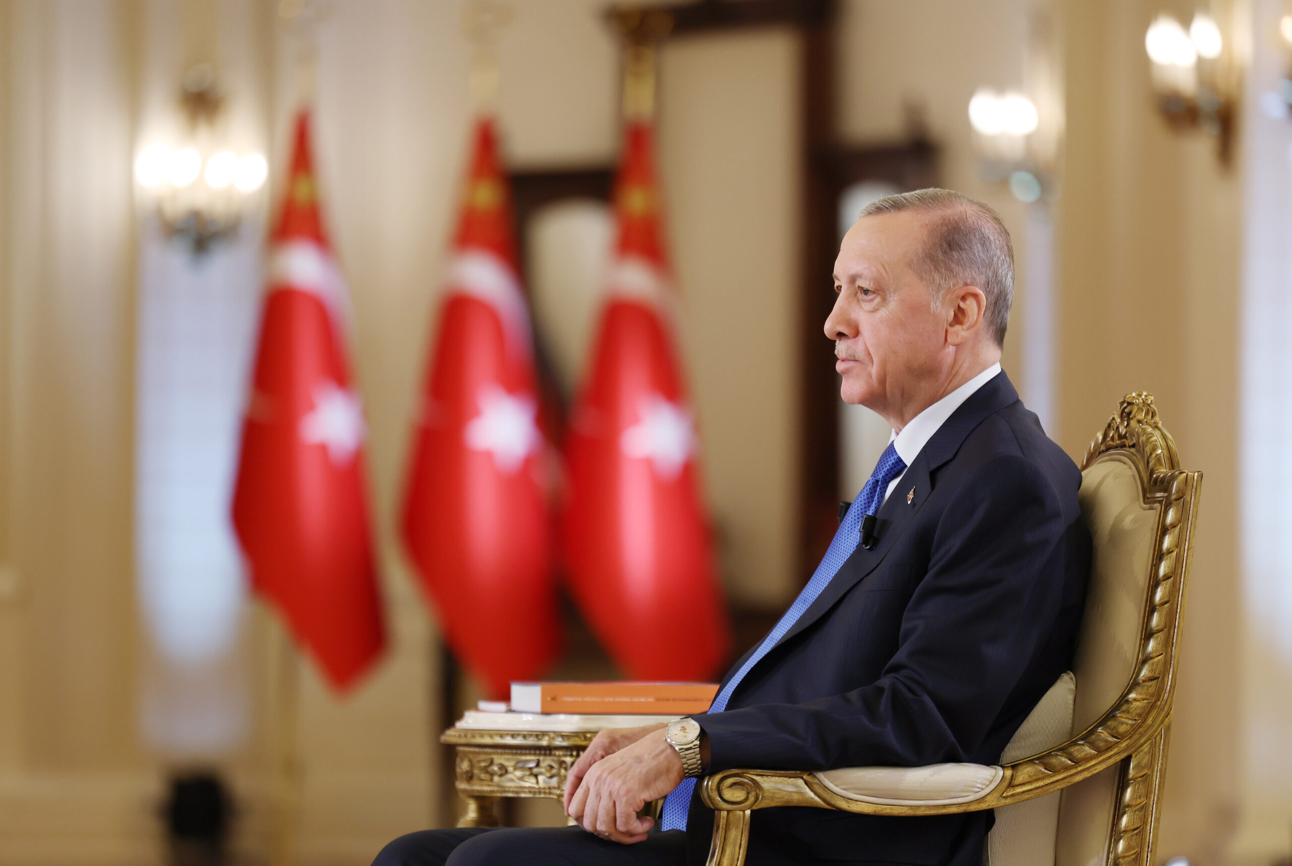 Erdoğan, ABD dönüşü gazetecilerin sorularını yanıtladı