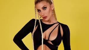 İrem Derici takipçisine ayar verdi