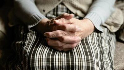 ‘Sosyal izolasyon Alzheimer hastalığı için bir risk faktörüdür’