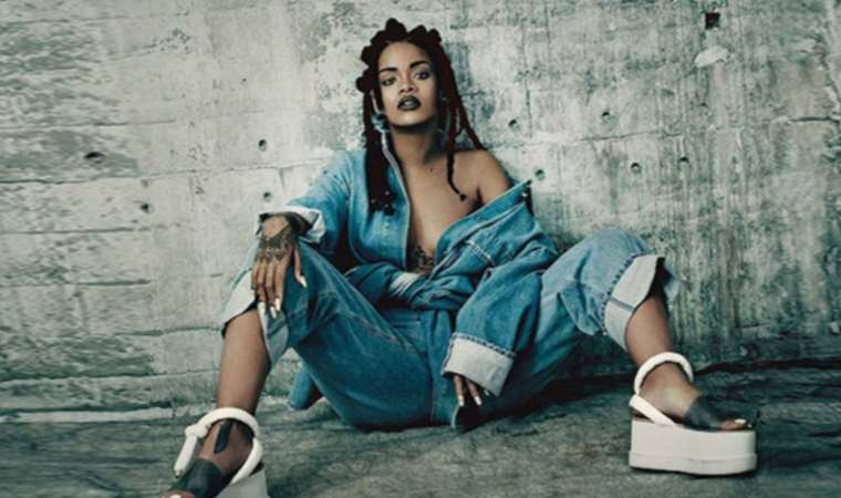 Rihanna bebeğinin ismini açıkladı