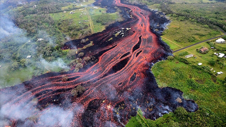 Hawaii’de Kilauea Yanardağı faaliyete geçti Hawaii’de Kilauea Yanardağı faaliyete geçti
