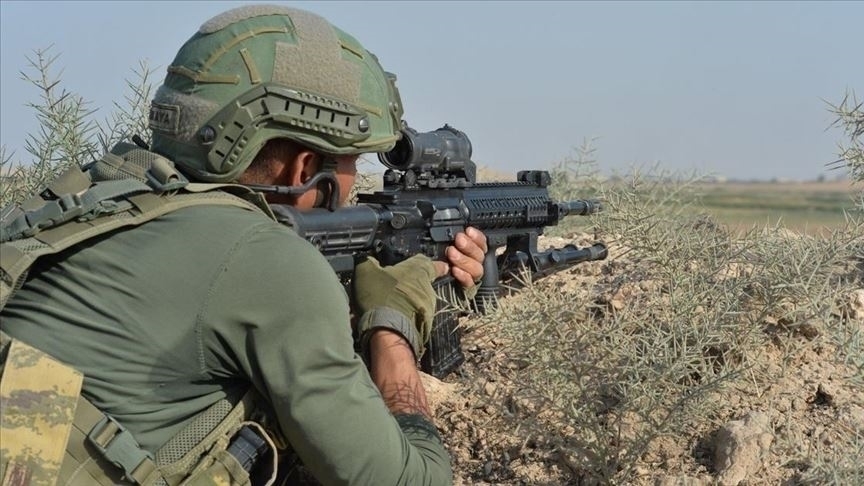 Yakalanacaklarını anlayan 2 PKK’lı teslim oldu
