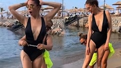 Tuğba Özerk plajda ölçü aldırdı