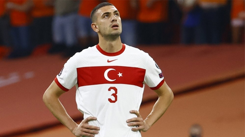 Milli futbolcu Merih Demiral’dan kötü haber!
