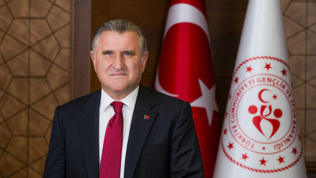Bakan Bak’tan Şahika Ercümen’e tebrik mesajı