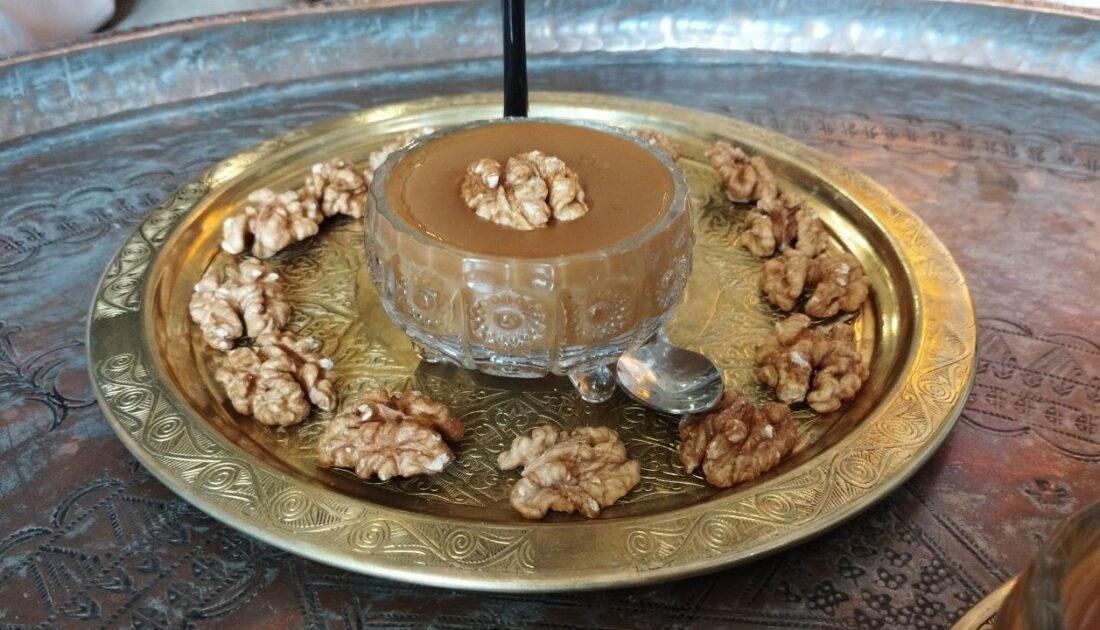 Üzüm şırasından yapılan yöresel tatlı ‘Harire’ geleneği sürüyor
