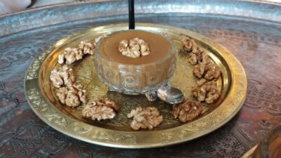 Üzüm şırasından yapılan yöresel tatlı ‘Harire’ geleneği sürüyor
