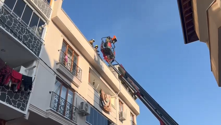 Bursa’da ev sahibi yangını gözyaşlarıyla izledi