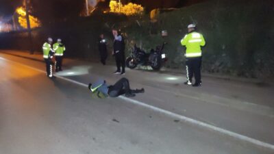 Bursa’da otomobil sürücüsü motosiklete çarpıp kaçtı