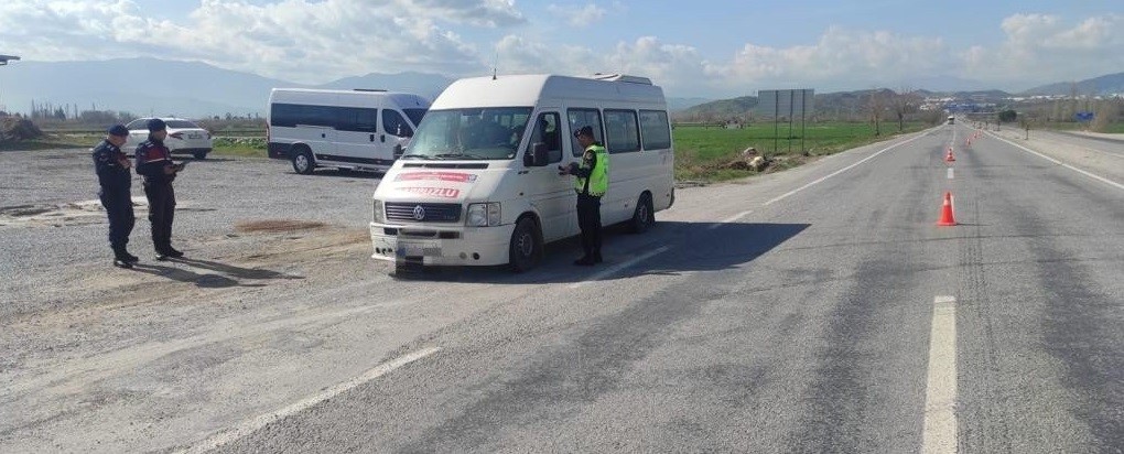 75 düzensiz göçmen yakalandı