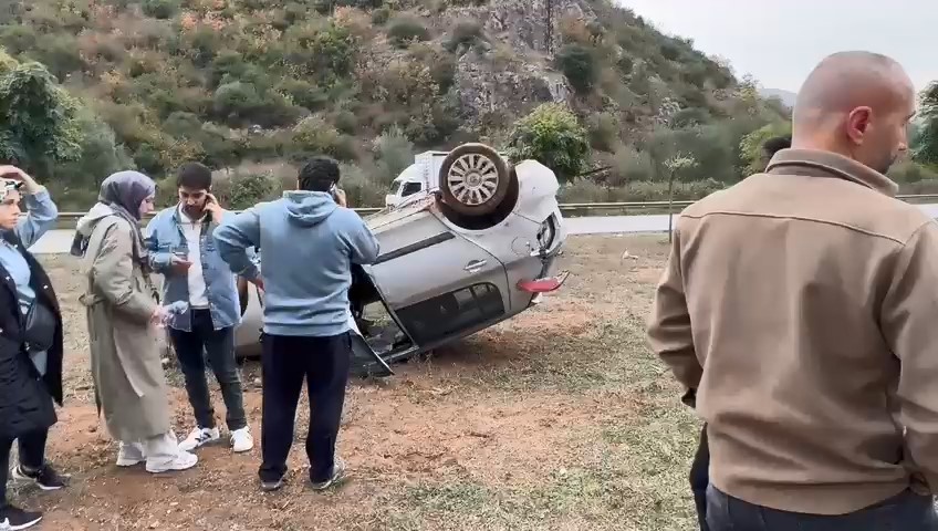Bursa’da feci kaza! Kontrolden çıkan araç takla attı
