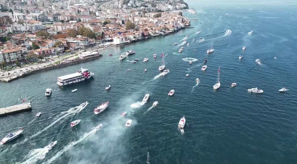 Mudanya’da 100. yıl coşkusu denize taştı