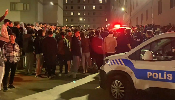 Bursa’da öğrencilerden ‘kötü yemek’ protestosu