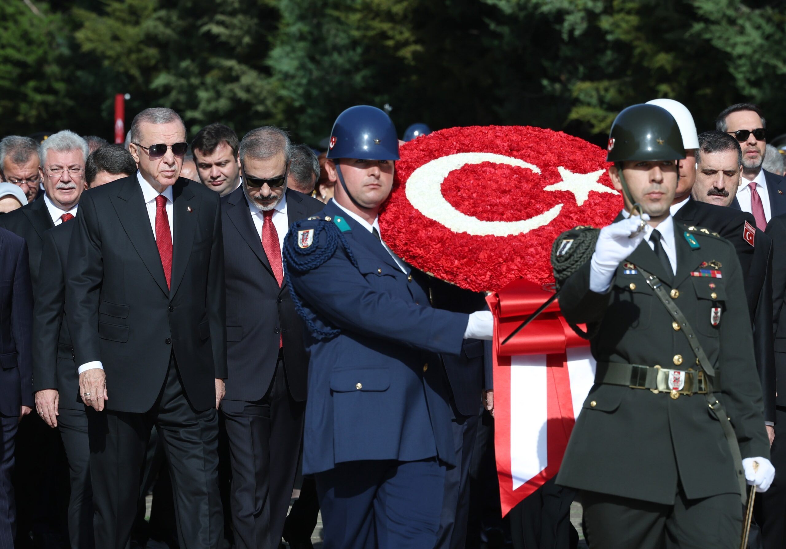 Erdoğan ve devlet erkanı Ata’nın huzurunda