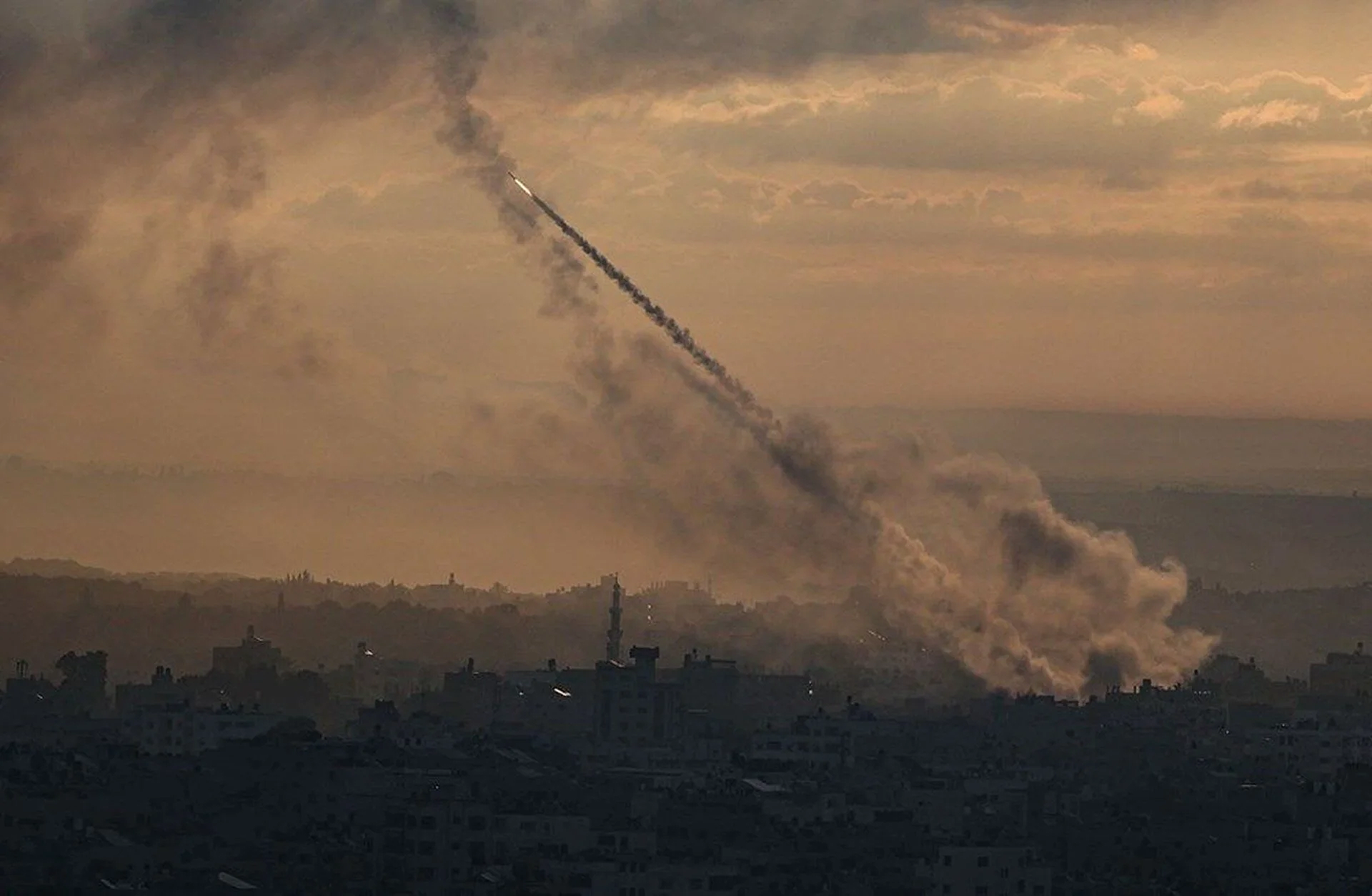 İsrail duyurdu: Gazze’den Tel Aviv’e 6 roket atıldı