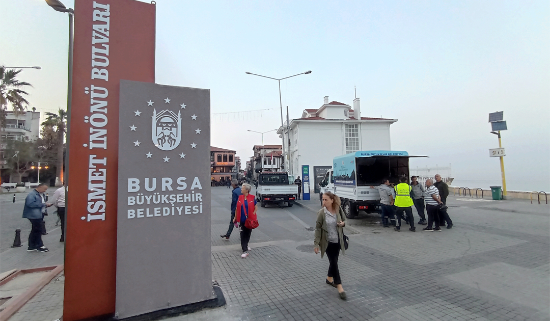Bursa Büyükşehir’den Mudanya Belediyesi’ne tabela eleştirisi