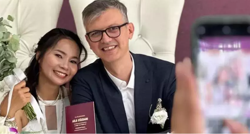 Büyük aşk Bangkok’da başladı, Bilecik’te evlendiler