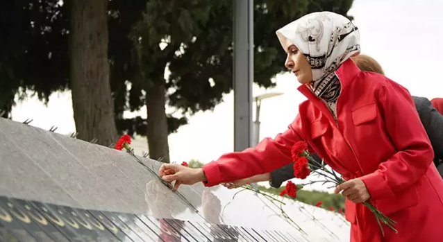 Bakan Göktaş’tan Haydar Aliyev’in mezarına ziyaret