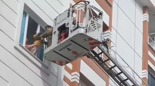 Yangın paniği! Çocuklar böyle kurtarıldı
