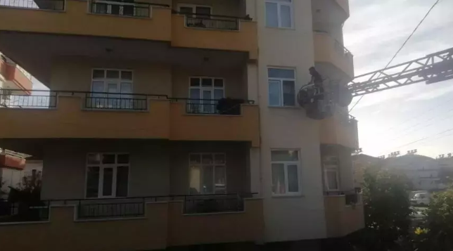 ‘Kocama ve oğluma ulaşamıyorum’ ihbarı ekipleri alarma geçirdi