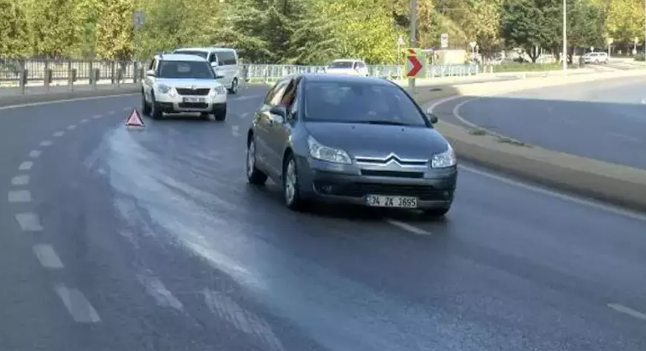 Yağ dökülen yolda panik anları: 5 araç kaza yaptı
