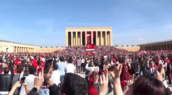 Cumhuriyet’in 100’üncü yılında Anıtkabir’de rekor Cumhuriyet’in 100’üncü yılında Anıtkabir’de rekor