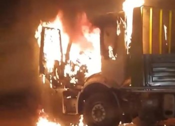 Bursa’da seyir halindeki kamyon alev topuna döndü