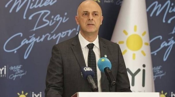 İYİ Parti’nin İzmir adayı Ümit Özlale, Genel Başkan Yardımcılığı görevinden ayrıldı