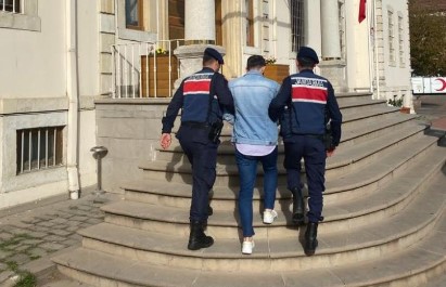 Çocuğa cinsel istismar suçundan aranan şahıs yakalandı Çocuğa cinsel istismar suçundan aranan şahıs yakalandı