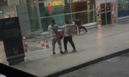 Bursa Terminali’nde ‘telefon’ kavgası… Arkadaşlar birbirine girdi!