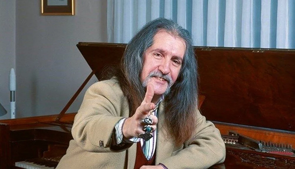 Barış Manço’nun 50 yıl önce bestelediği ‘2023 Marşı’ sahneye taşındı