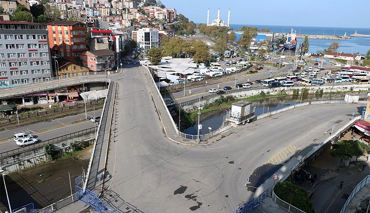 67 yıllık köprü trafiğe kapatıldı: Bloklar halinde sökülecek