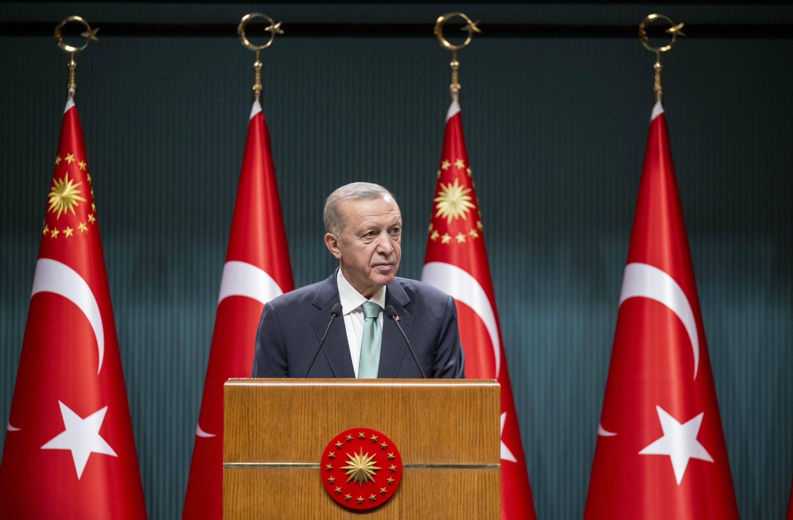 Cumhurbaşkanı Erdoğan açıkladı: Emeklilere 5 bin lira ikramiye