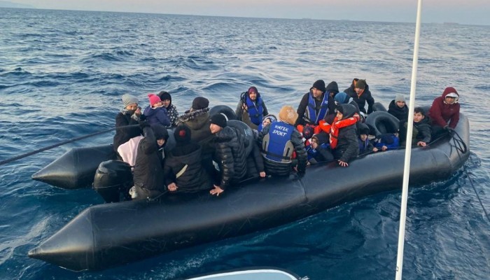 Ayvacık açıklarında 41 kaçak göçmen yakalandı