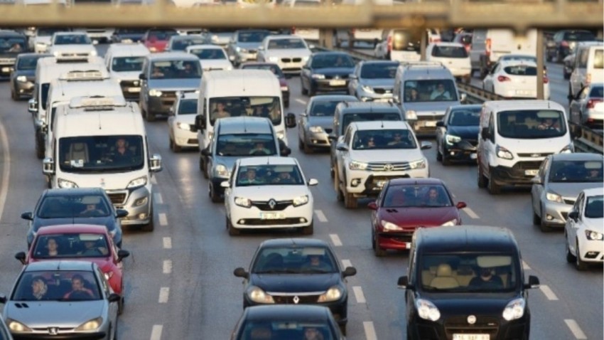 Trafiğe kaydı yapılan taşıt sayısı aylık bazda yüzde 15,5 azaldı