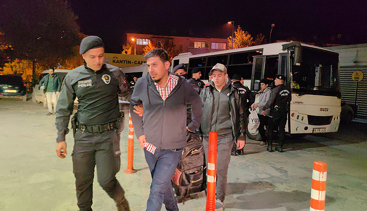 Bursa’da Suriyeli 20 kaçak göçmen sınır dışı edildi