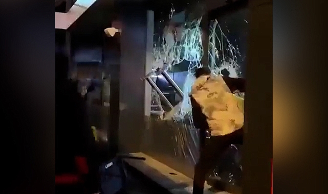 İsrail protestocuları McDonalds’a saldırdı