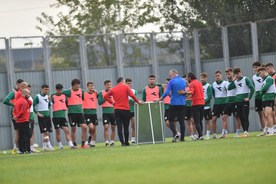 Bursaspor günü çift idmanla tamamladı