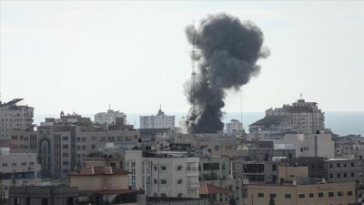 İsrail, Han Yunus’ta hastane yakınındaki bir evi vurdu