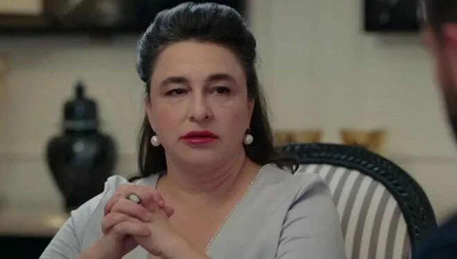 Esra Dermancıoğlu takipçilerini geçmişe götürdü: Çok güzeliz