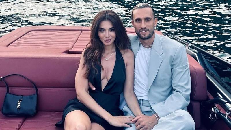 Yusuf Yazıcı ve Melisa Aslı Pamuk’tan aşk pozu